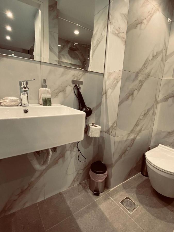 Small Meisonette Near The Metro Vipgreece Atenas Exterior foto