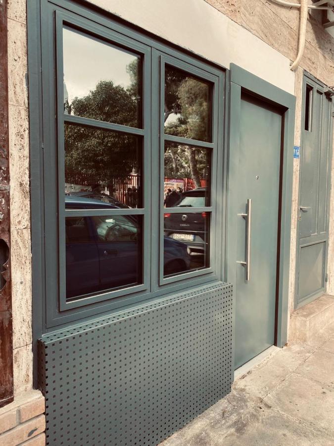 Small Meisonette Near The Metro Vipgreece Atenas Exterior foto